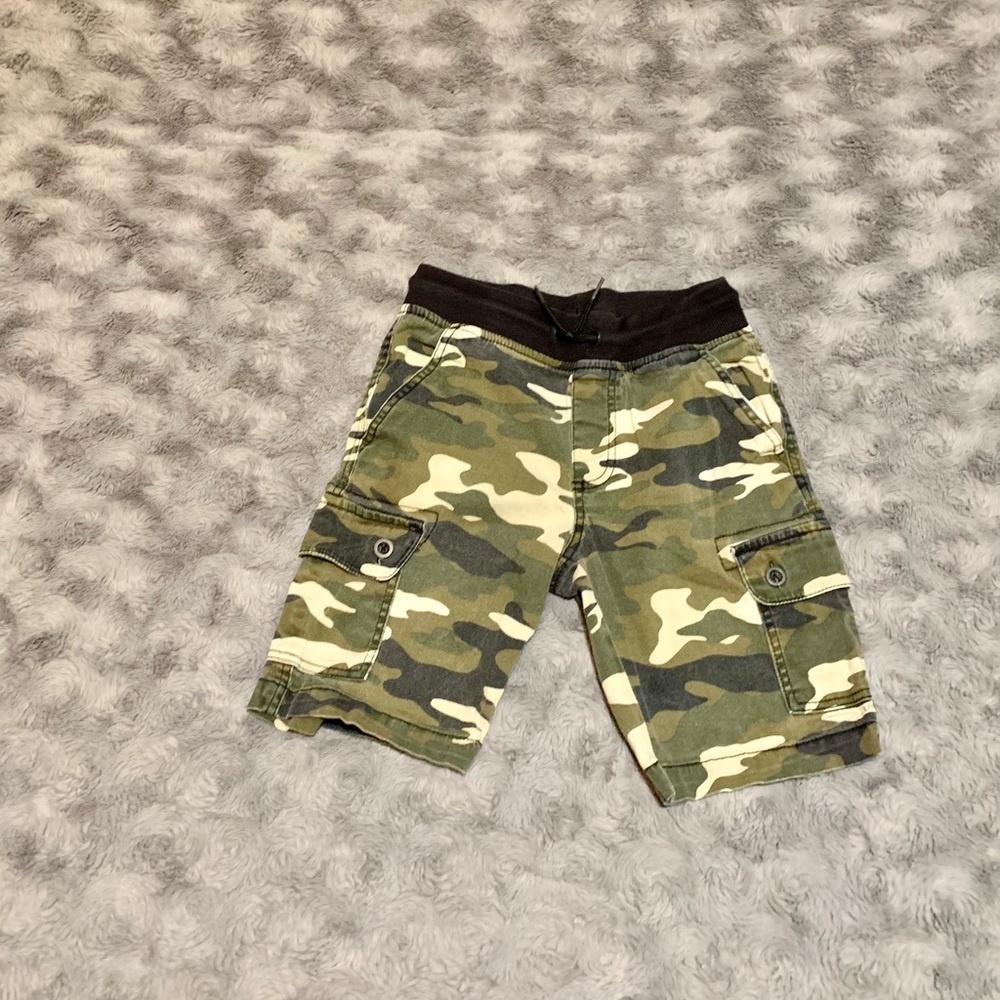 Cargo shorts for big boys